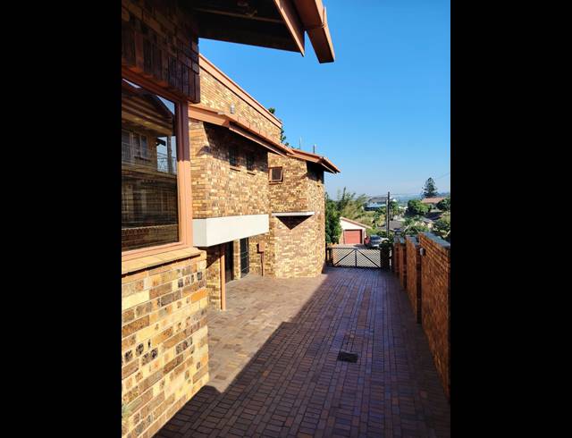 4 BEDROOM HOUSE FOR SALE IN RESERVOIR HILLS